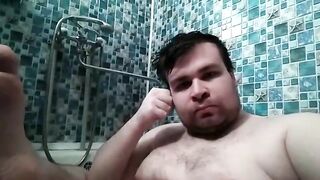 Артем сам себе дрочит ногами лижет ноги self suck autofellatio self footjob