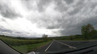 Rainy Day in UK this chab pull over for a bit pleasure! Large wang try to Cum! Tugjob in car
