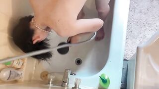 CLEAN HAIR IN ADVANCE OF SHOWER