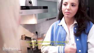 Lesbea Golden-haired estate agent makes college beauty an suggest this babe can't refuse
