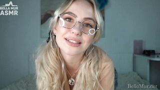 College gal is practicing to give JOI on u