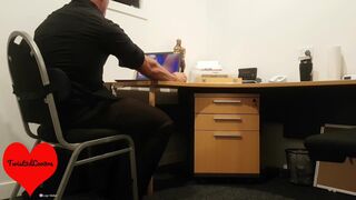 SECRETARY Catches BOSS Watching PORNHUB! - Makes Him CUM ON HER LOVE BUTTON - Twist3dLov3rs