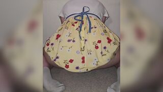 Curvy Latin chick showing off her bulky butt (in the past for her now ex ha-ha-ha)