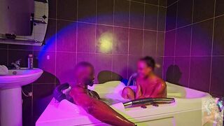 That babe Takes a Unfathomable Mouth’s During the time that Having a bathtub bathroom.