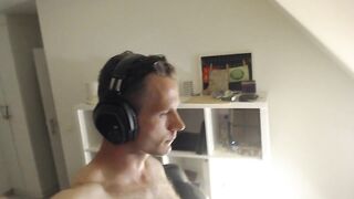 Andyvans web camera hunk, appartment office, Belgium 2021 june, eating in nature's garb.