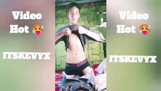 Compilation of masturbation movie scenes by itskevyx