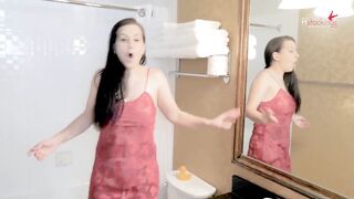 Filthy talking British mother I'd like to fuck does Stroke instruction