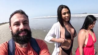Baianinha Trans Screws Pair on the Beach