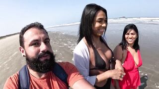 Baianinha Trans Screws Pair on the Beach