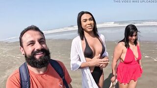 Baianinha Trans Screws Pair on the Beach