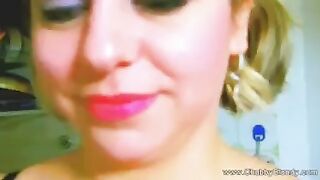 Large and gorgeous housewife does a unfathomable mouth