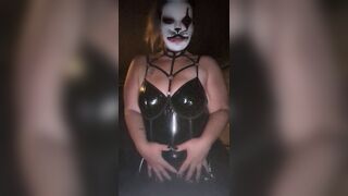 Smokin' big beautiful woman Jaw-dropping Kitty Clown with Large Titties and Butt begging to have some pleasure