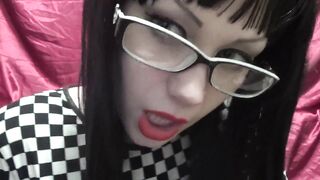 Cuckolding u my silly serf