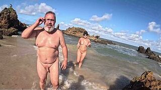 Taking advantage of the scenery and coral reefs of Tambaba beach to show off my sexy body.