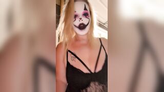 Pawg Smokin' and dancing vibe with me! Whoop whoop