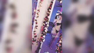 biiyla shows off the large butt on constricted rope
