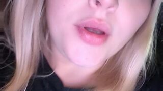 PAWG Large TITTIES Smokin' for u dad! Public flash