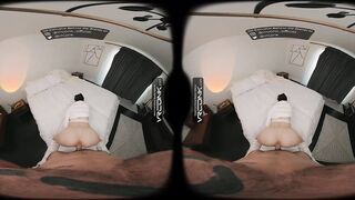 VR Conk: Slender Bushy Brunette hair Rides a Biggest Wang in Star Wars Cosplay - VR Porn