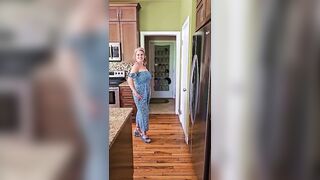 ONLYFAN LARGE TIT MAMMA Real WIFE Voyuer COMPILATION Episodes