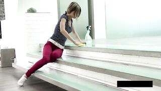 Megan Rain Seduces Her Cleaner Gina Gerson With Urinate Play