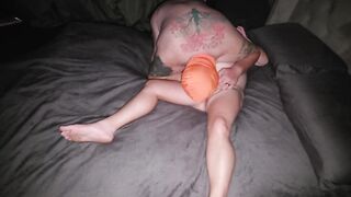 Real Pair Sex Beasty Likes Snowy White Twat Lick and doggy style