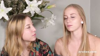 Sirena & Zoe lick their minds