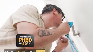 BRAZZERS - Denis Marti Gets Pulled Into Lexi Luv’s Room For A Obscene Cheating Bang