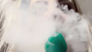 Clown Vaping and Teasing Monster Weenie Solo