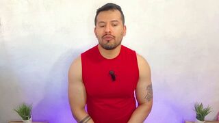 Hombre maduro vergons se folla el cuiito twink del sobrino de su esposa! le rellena el culo