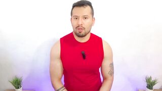 Hombre maduro vergons se folla el cuiito twink del sobrino de su esposa! le rellena el culo