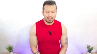 Hombre maduro vergons se folla el cuiito twink del sobrino de su esposa! le rellena el culo