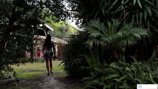 Open house, open pussy!