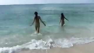 TEENS NUDE BEACH