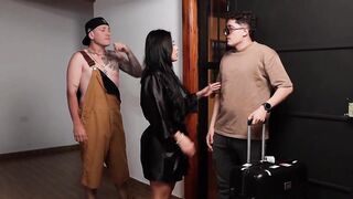 A Millionaire Sin. Chapter two: What Is This? - Alejandra Palacios