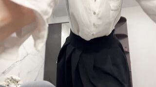 Ловлю извращенца за подглядыванием и наказываю по яйцам