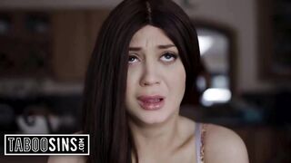Brunette hair Sweetheart Gets Her Goodnight Screw From Stepdad