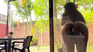 I Masturbate in My Neighbors' Abode
