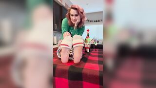 Xmas With Gwen & Her Soft, Bewitching, Marvelous Feet