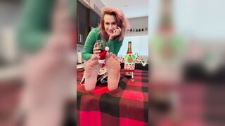 Xmas With Gwen & Her Soft, Bewitching, Marvelous Feet