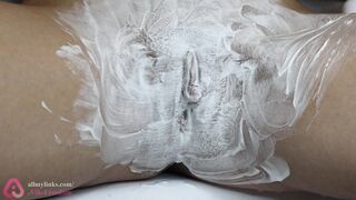 Extraordinary closeup of curly taut snatch shaving!