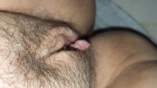Teen masturbuje