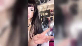 Need anybody to lick my cunt properly ?