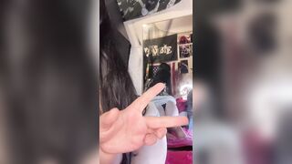 Need anybody to lick my cunt properly ?
