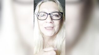 JOI with a countdown cum for Milfy