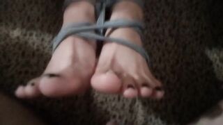 Do what u wish with my feet, just don't interrupt my game!