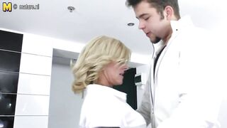 Aged mama bangs youthful hunk next door