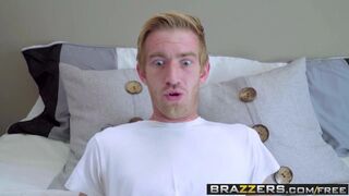 Brazzers - Real Wife Stories - This chab Says That babe Bangs scene starr