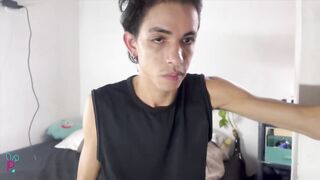 ATHLETIC ACTIVE STUD RUNS HARD IN HOME MOVIE