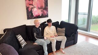Oral job during Fortnite Gaming