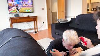 Oral job during Fortnite Gaming